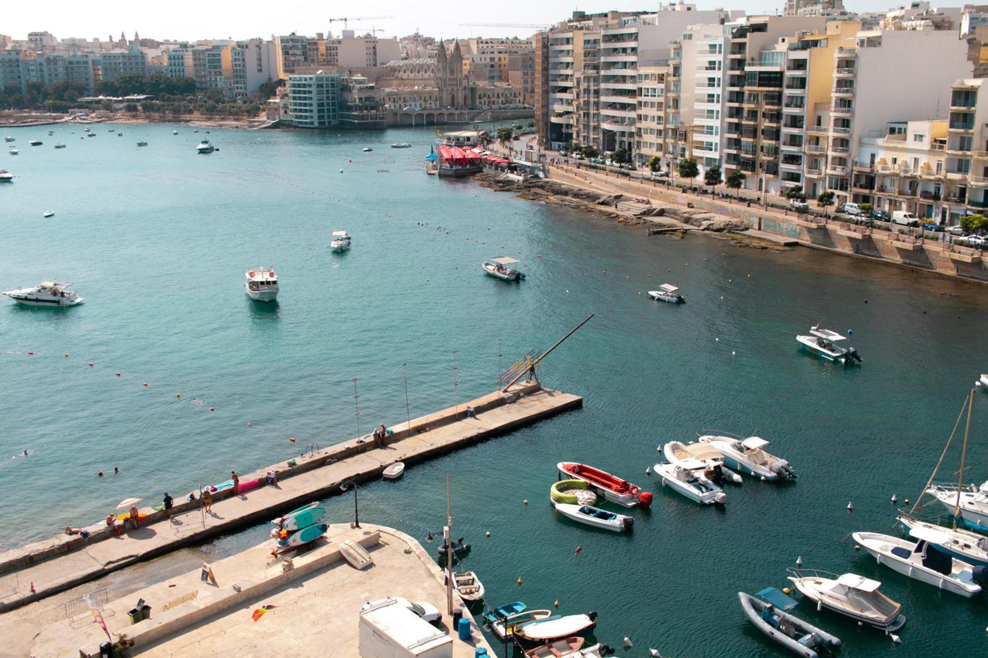 Spinola Duplex Penthouse Deluxe Apartment